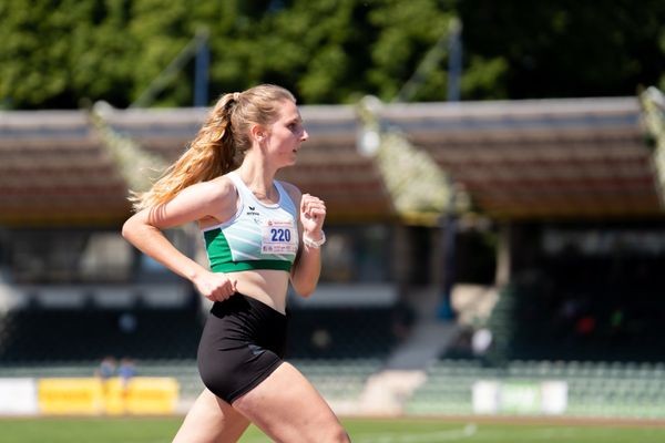 Lisa Antons (LG Papenburg/Aschendorf) ueber 500m m 03.07.2022 waehrend den NLV+BLV Leichtathletik-Landesmeisterschaften im Jahnstadion in Goettingen (Tag 1)